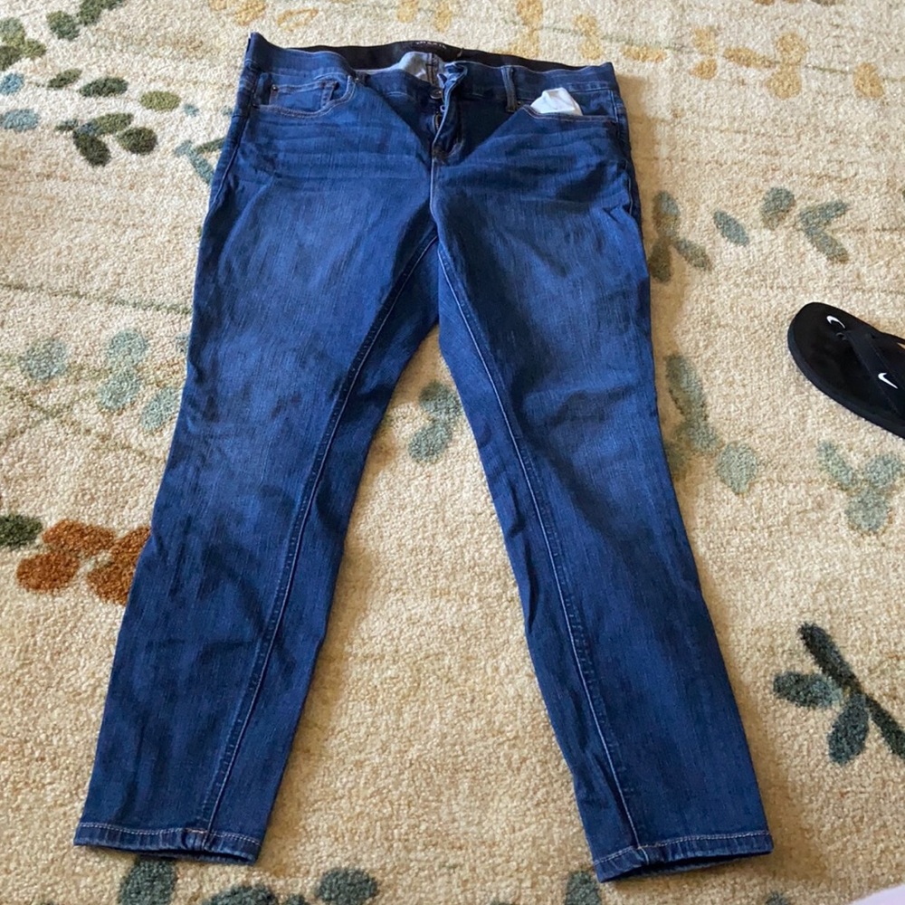 Torrid bombshell skinny jeans. Size 16